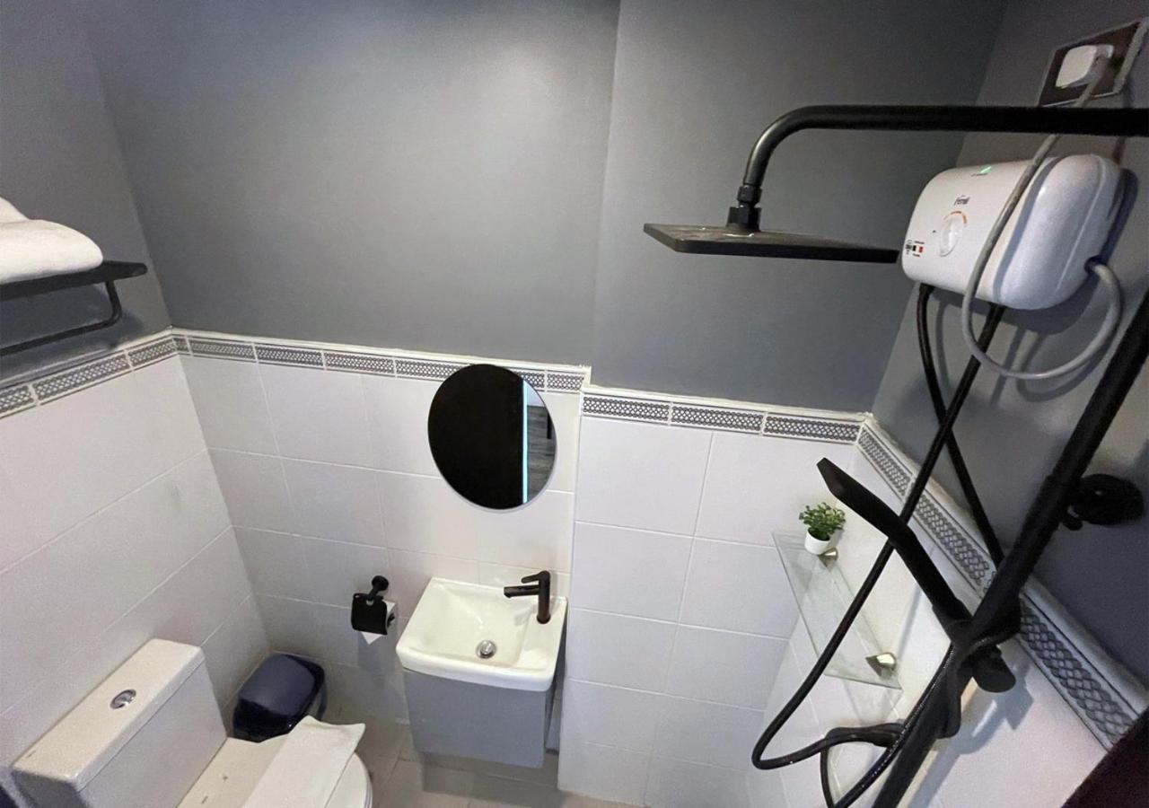 Mystay Hotel Bgc West Makati City Dış mekan fotoğraf